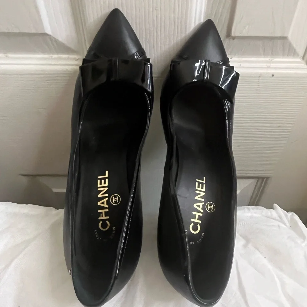 Chanel women black heels size 8.5